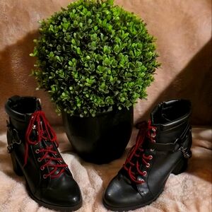 Women's Black Ankle Boots with Red Laces And Detachable Chain